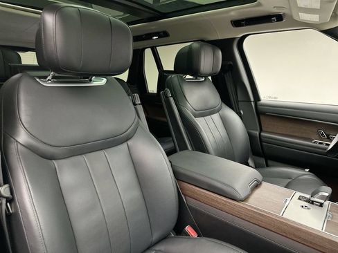 Certified 2025 Land Rover Range Rover Autobiography AWD/4WD image 18