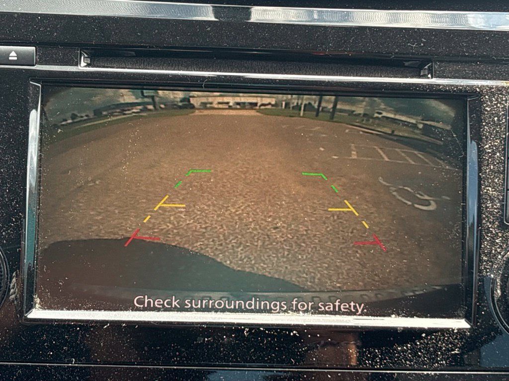 Used 2018 Nissan Rogue SV FWD image 25