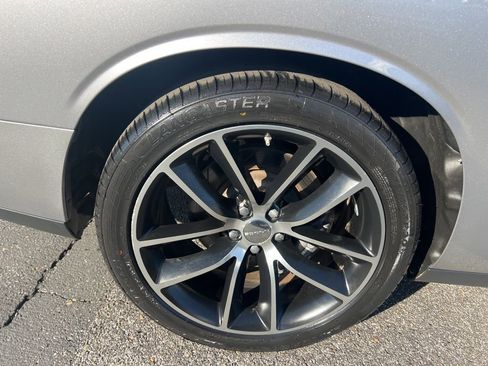 Used 2016 Dodge Challenger R/T Scat Pack image 9