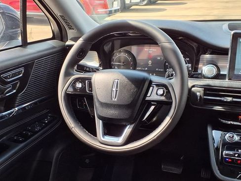 Certified 2022 Lincoln Corsair FWD w/ Equipment Group 101A image 7