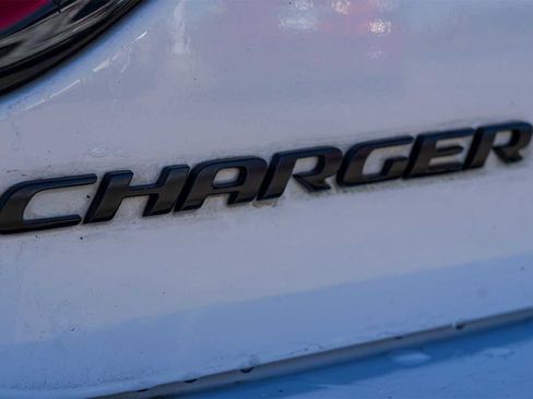 Used 2019 Dodge Charger SXT w/ Blacktop Package image 7