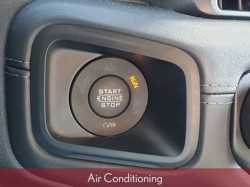 Used 2024 Jeep Wrangler Unlimited Sahara w/ Technology Group AWD/4WD image 24