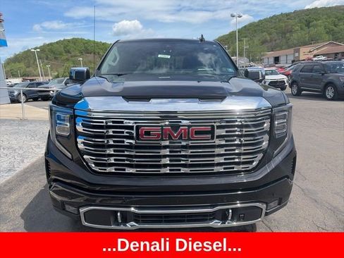 Used 2024 GMC Sierra 1500 Denali w/ Technology Package AWD/4WD image 2