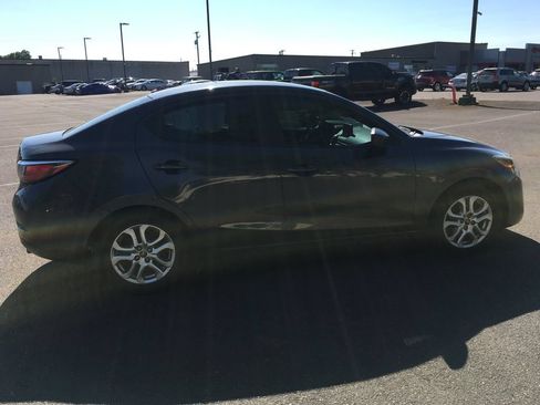 Used 2018 Toyota Yaris iA FWD image 6