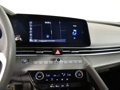Used 2024 Hyundai Elantra SEL FWD image 26