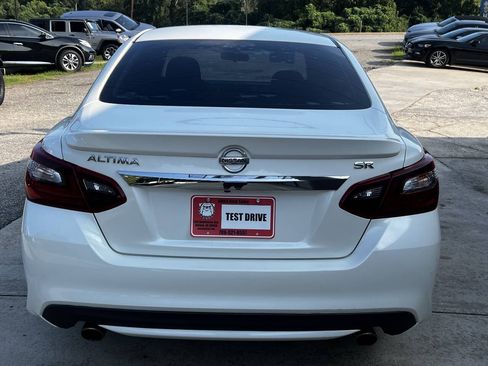 Used 2017 Nissan Altima 2.5 SR FWD image 5