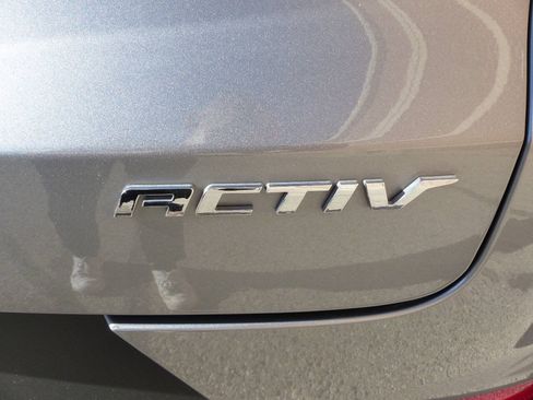 Used 2025 Chevrolet TrailBlazer ACTIV FWD image 9