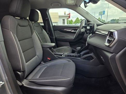 Used 2025 Chevrolet TrailBlazer LT AWD/4WD image 29