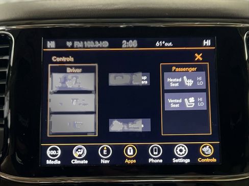 Used 2020 Jeep Grand Cherokee Overland image 32