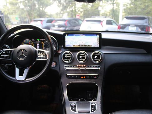Used 2020 Mercedes-Benz GLC 350e 4MATIC image 28