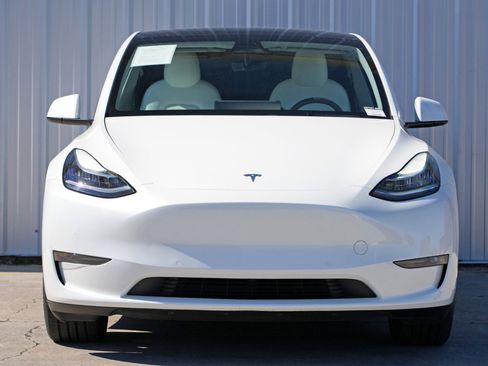 Used 2021 Tesla Model Y Long Range image 7
