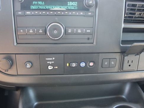 Used 2024 Chevrolet Express 3500 LT w/ LT Preferred Equipment Group RWD image 37