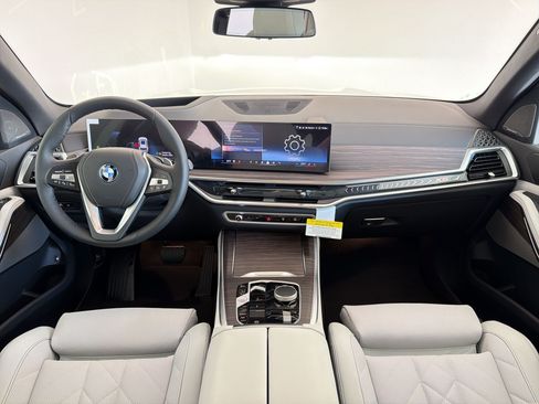 New 2026 BMW X5 xDrive50e w/ Premium Package AWD/4WD image 17