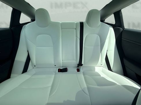 Used 2023 Tesla Model 3 Standard Range RWD image 7