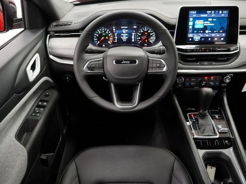 Certified 2025 Jeep Compass Latitude w/ Convenience Group image 21