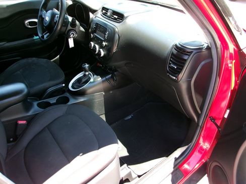 Used 2019 Kia Soul FWD image 20