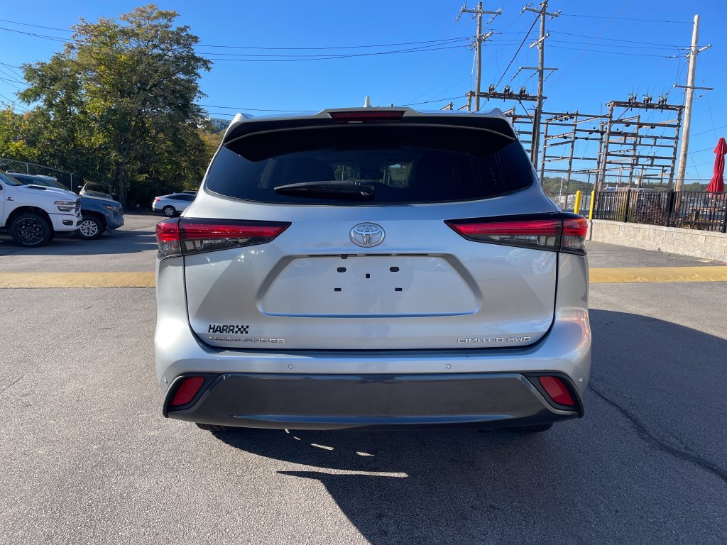 Used 2020 Toyota Highlander Limited AWD/4WD image 4