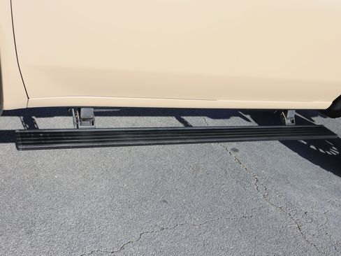 Used 2025 GMC Sierra 2500 AT4X image 30