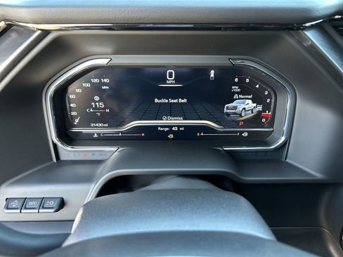 Used 2025 GMC Sierra 1500 AT4 w/ Technology Package AWD/4WD image 11