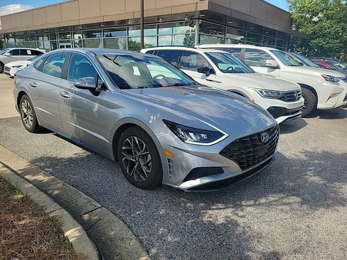 Used 2020 Hyundai Sonata SEL w/ Convenience Package FWD image 2