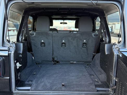 Used 2019 Jeep Wrangler Unlimited Sport S image 15
