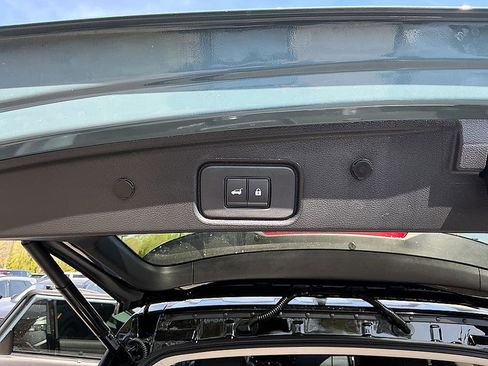 New 2026 Nissan Pathfinder Platinum FWD image 25