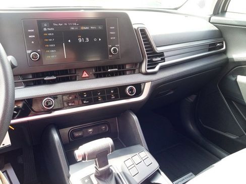 Used 2025 Kia Sportage LX image 21