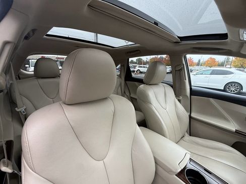 Used 2013 Toyota Venza LE image 16