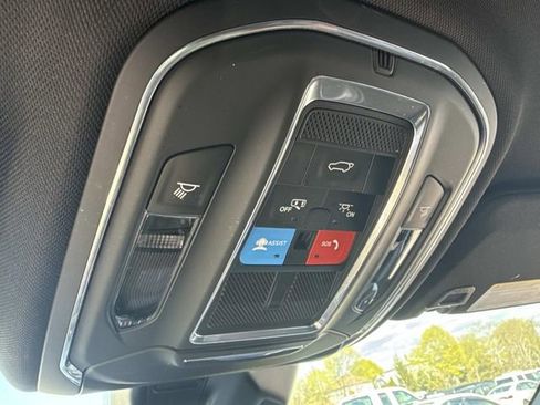 Used 2023 Jeep Grand Cherokee Altitude AWD/4WD image 33