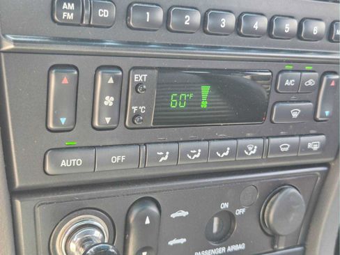 Used 2002 Ford Thunderbird Deluxe RWD image 24