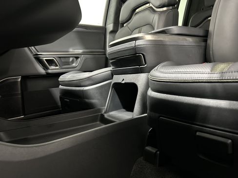 Used 2023 Rivian R1S Adventure AWD/4WD image 33