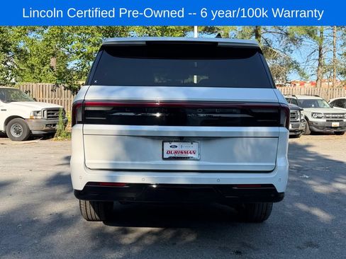 Used 2025 Lincoln Navigator Reserve AWD/4WD image 6
