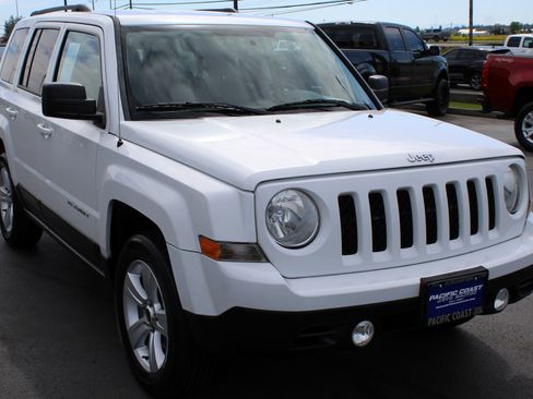 Used 2014 Jeep Patriot Sport w/ Power Value Group AWD/4WD image 7