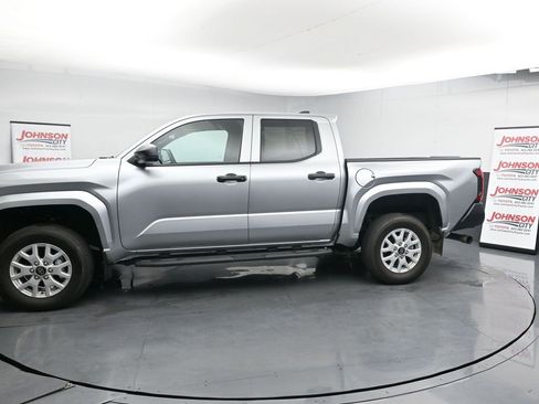 Used 2024 Toyota Tacoma SR w/ SR Upgrade Package image 5