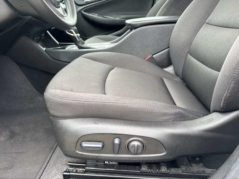 Used 2024 Chevrolet Malibu LT FWD image 17