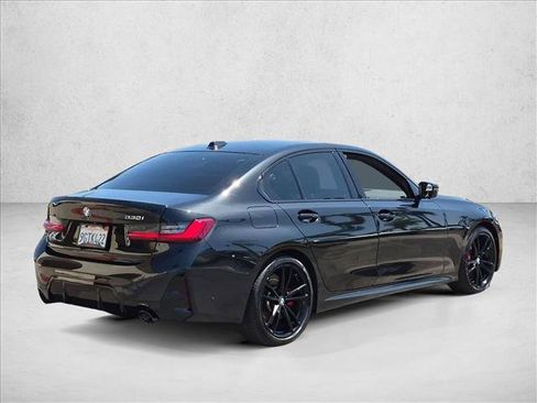 Used 2023 BMW 330i Sedan w/ M Sport Package RWD image 5
