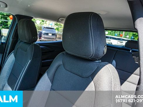Used 2025 Chevrolet TrailBlazer LT FWD image 17