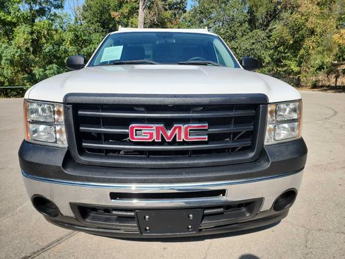 Used 2013 GMC Sierra 1500 W/T RWD image 2