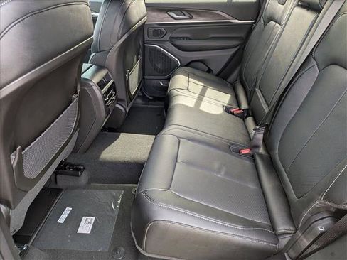 New 2026 Jeep Grand Cherokee Limited AWD/4WD image 17
