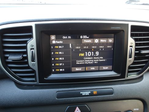 Used 2017 Kia Sportage EX image 18