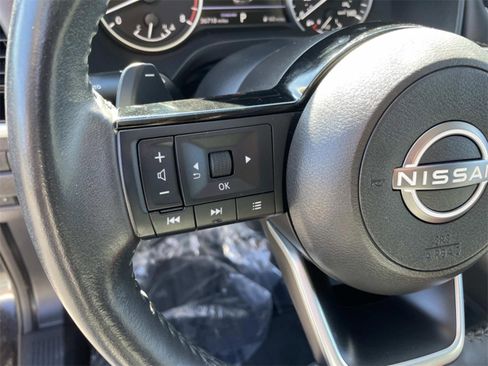 Used 2023 Nissan Rogue SL w/ SL Premium Package image 17