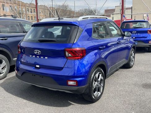 Used 2025 Hyundai Venue SEL image 7
