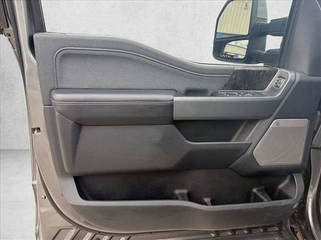 Used 2023 Ford F250 Lariat w/ Lariat Ultimate Package AWD/4WD image 14