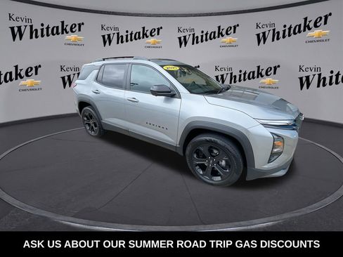 Used 2025 Chevrolet Equinox LT w/ Safety and Technology Package FWD image 2