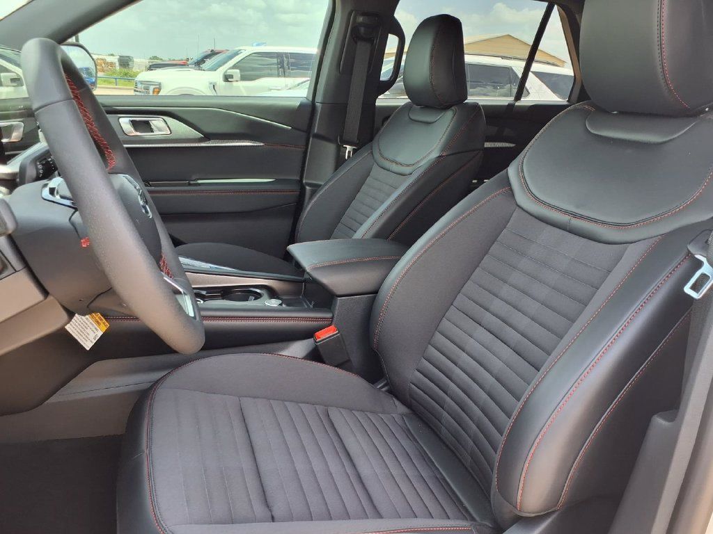 New 2026 Ford Explorer ST-Line w/ ST-Line Street Pack RWD image 9