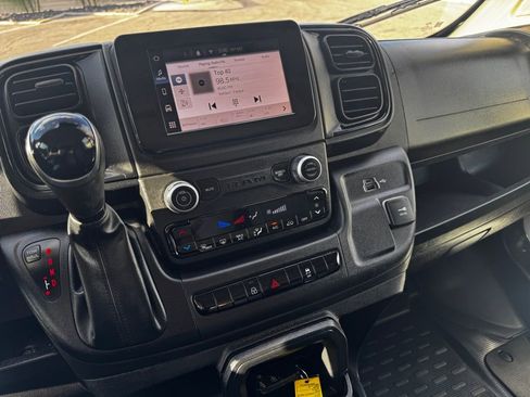 Used 2024 RAM ProMaster 2500 w/ Convenience Group FWD image 24