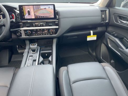 New 2026 Nissan Pathfinder SL image 27