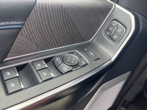 New 2025 Ford F250 Platinum image 32