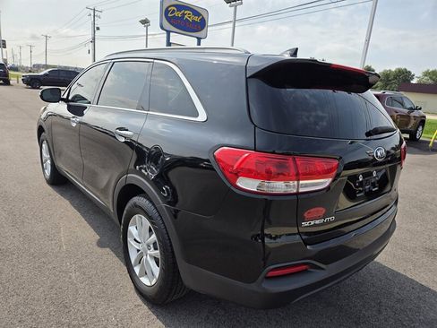 Used 2018 Kia Sorento FWD image 5