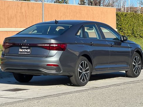 New 2026 Volkswagen Jetta SE FWD image 4